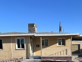 1040 Canosa Ave in Las Vegas, NV - Building Photo