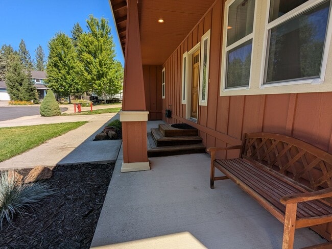 61132 Buckshot Pl in Bend, OR - Building Photo - Building Photo