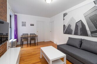 340 E 94th St, Unit ID1032043P in New York, NY - Foto de edificio - Building Photo