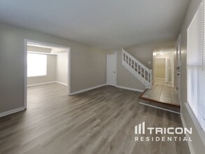 8259 Ehlerbrook Rd in Indianapolis, IN - Building Photo - Building Photo