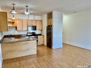 1343 Boston Post Rd in Madison, CT - Building Photo - Building Photo