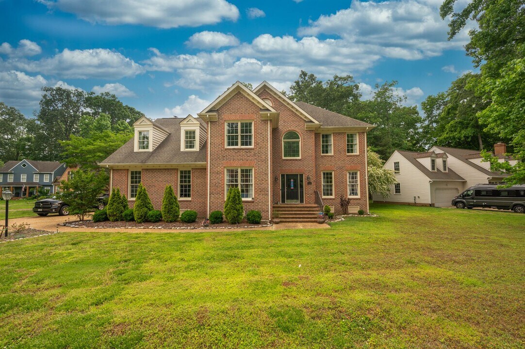 104 Spinnaker Run Ct in Smithfield, VA - Building Photo