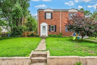 2236 Farrington Ave in Alexandria, VA - Building Photo - Building Photo
