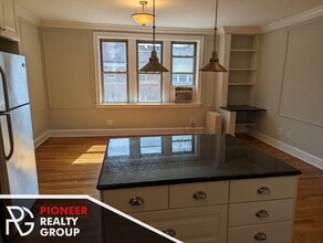 542 W Surf St, Unit 540-3S in Chicago, IL - Building Photo - Building Photo