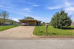 128 Meador Ln in Burleson, TX - Building Photo
