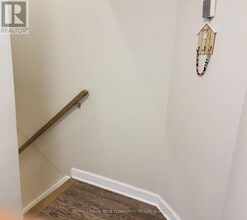 19 Huron Ct in Aurora, ON - Building Photo - Building Photo