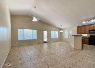 11253 W Davis Ln in Avondale, AZ - Building Photo - Building Photo