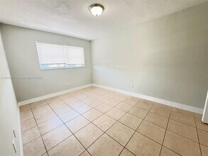 5420 SW 38th St in West Park, FL - Building Photo - Building Photo