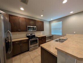 701 Prospect Rd in Oakland Park, FL - Building Photo - Building Photo