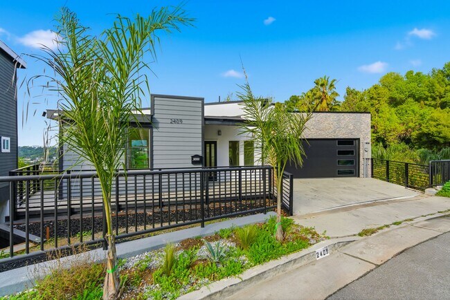 property at 2409 Yorkshire Dr