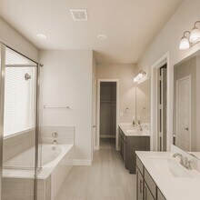 10292 Bayou Oaks Dr in Shenandoah, TX - Building Photo - Building Photo