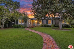 12005 Hesby St in Los Angeles, CA - Building Photo