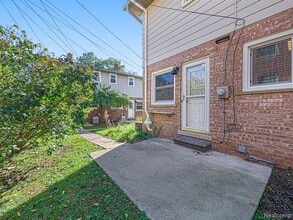 421 S 7th St, Unit 120 in Ann Arbor, MI - Building Photo - Building Photo