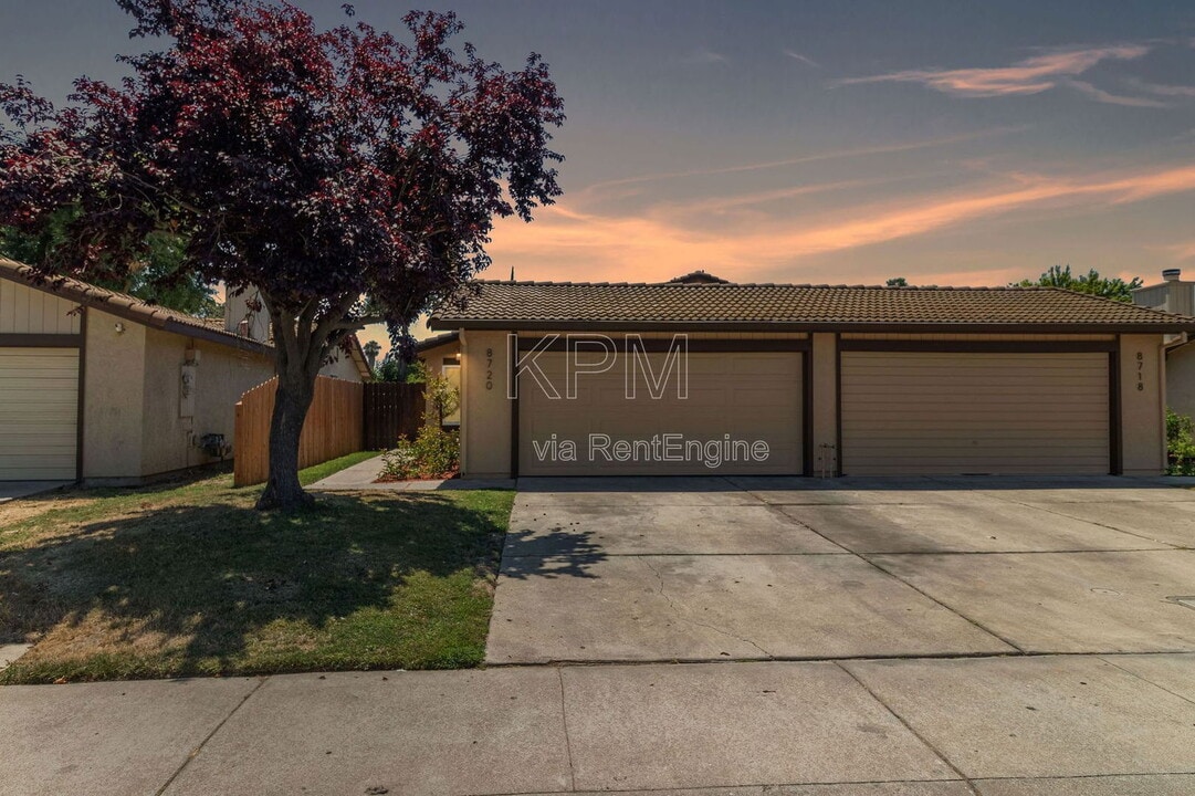 8720 Fox Creek Dr in Stockton, CA - Building Photo