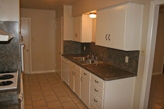 2521 Rockwood Ln in Denton, TX - Building Photo - Building Photo