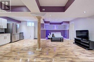 7091 Benjamin Ct in Mississauga, ON - Building Photo - Building Photo