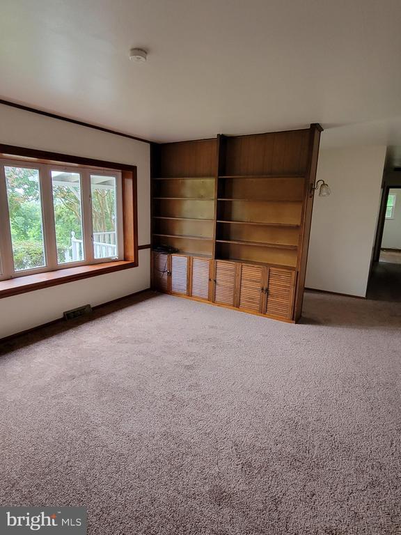 property at 10 Groff Cir