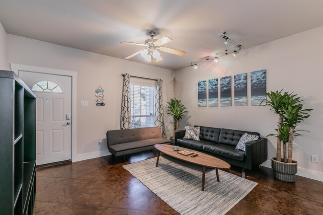 2803 Frazier Ave in Fort Worth, TX - Building Photo - Building Photo