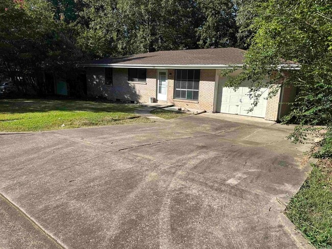 1016 Watson Pl in Benton, AR - Building Photo - Building Photo