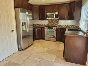 2518 Burnaby Way in Sacramento, CA - Building Photo - Building Photo