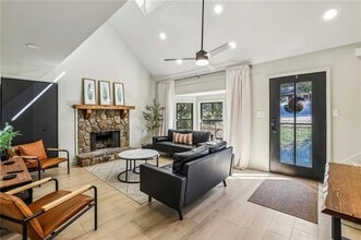 2158 Wells Dr SE in Smyrna, GA - Foto de edificio - Building Photo