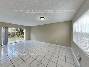 2565 NW 80th Ave in Margate, FL - Building Photo - Building Photo