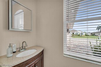 2416 SE 8th Ave in Cape Coral, FL - Building Photo - Building Photo