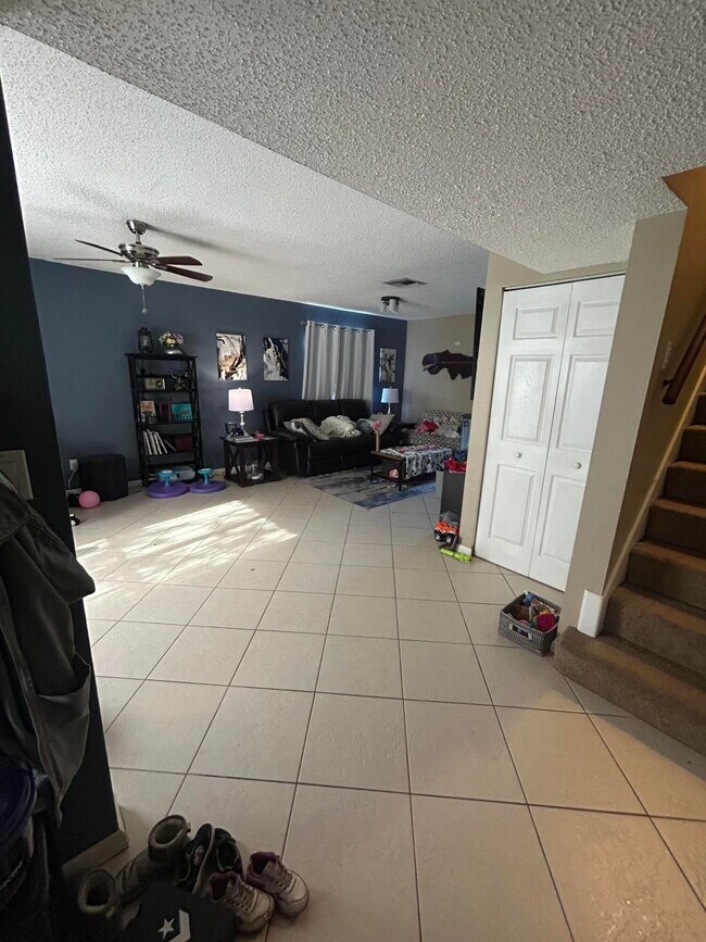 818 Sandtree Dr in Palm Beach Gardens, FL - Building Photo - Building Photo