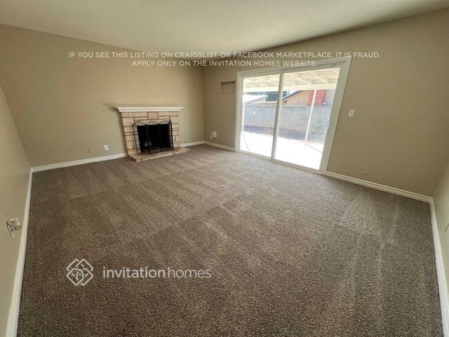 526 W Hoffer St in Banning, CA - Foto de edificio - Building Photo