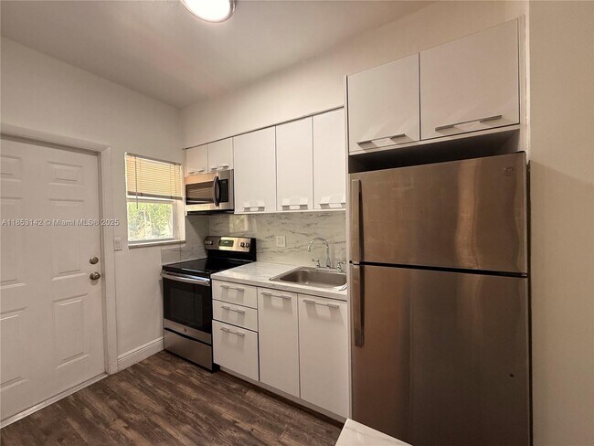 723 NE 91st St in Miami Shores, FL - Building Photo - Building Photo