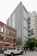 156 W Superior St in Chicago, IL - Building Photo - Building Photo