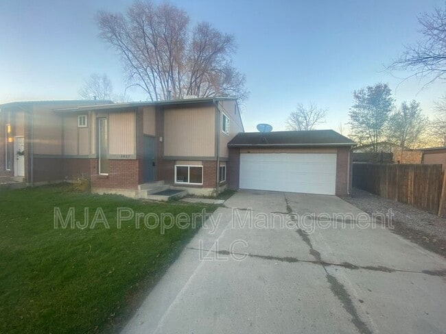 property at 1817 E Vine St