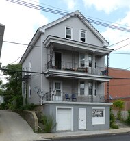 533 Branch Ave in Providence, RI - Building Photo
