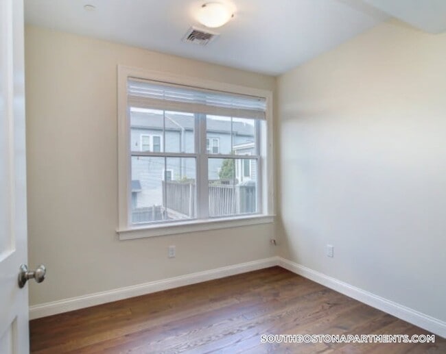 4 Kemp St