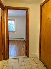 322 Lowell St, Unit 1 in Somerville, MA - Foto de edificio - Building Photo