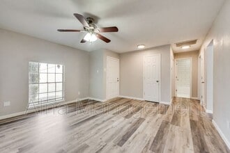 80 E Mountain Creek Dr in Grand Prairie, TX - Building Photo - Building Photo