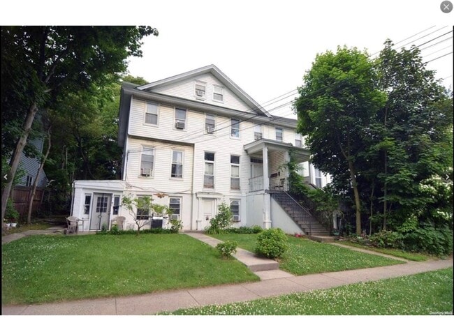 33 Carlton Ave