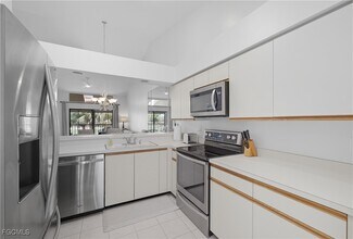 12250 Kelly Greens Blvd in Ft. Myers, FL - Building Photo - Building Photo