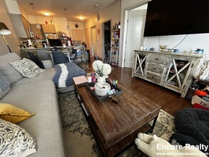 454 Harvard St, Unit 204 in Brookline, MA - Building Photo - Building Photo