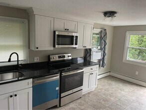 67 Old County Rd in Plaistow, NH - Building Photo - Building Photo