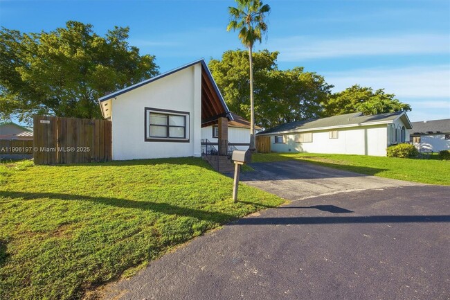 13550 SW 286th Terrace in Homestead, FL - Building Photo - Building Photo