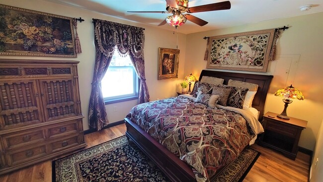 580 W Old Town Rd, Unit A