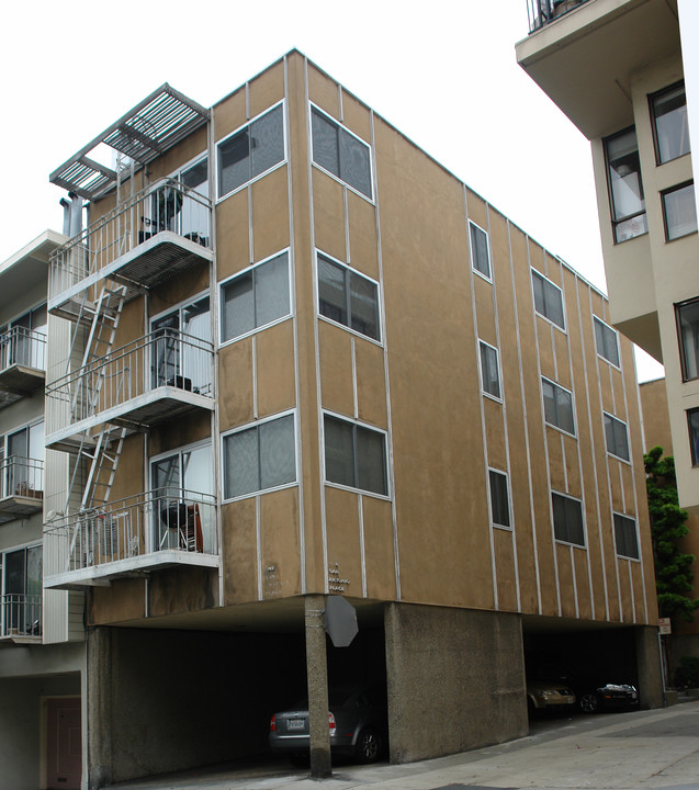 1 San Antonio in San Francisco, CA - Building Photo