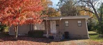 2001 S Joplin St in Pittsburg, KS - Building Photo