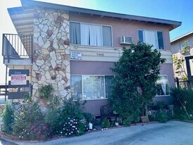 7910 Kester Ave in Los Angeles, CA - Building Photo