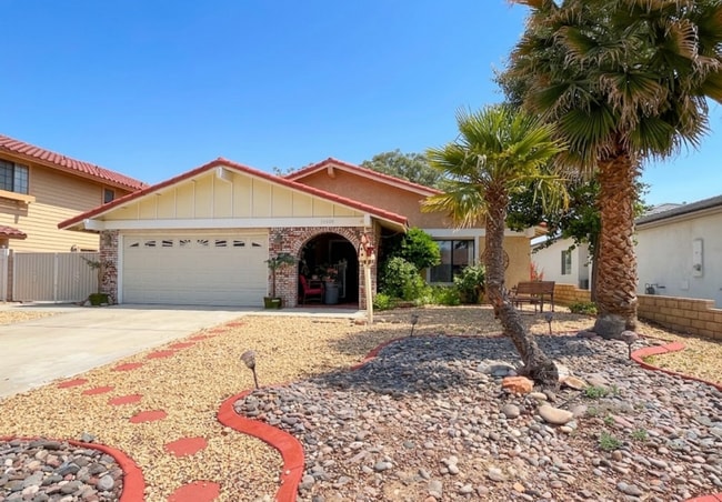 13099 Meteor Dr in Victorville, CA - Building Photo - Building Photo