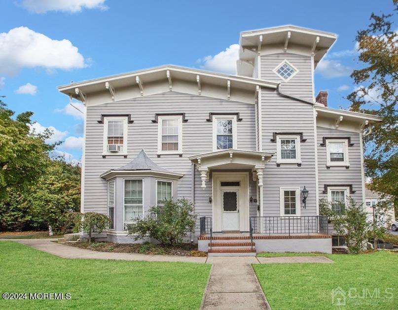 27 Spring St in Freehold, NJ - Building Photo