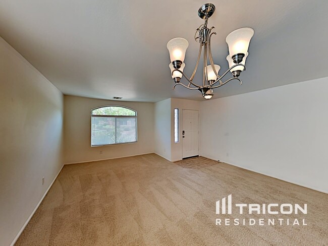 1275 E Shari St in San Tan Valley, AZ - Building Photo - Building Photo