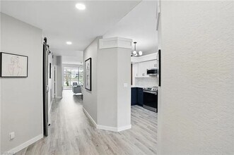 1220 Sarah Jean Cir in Naples, FL - Building Photo - Building Photo