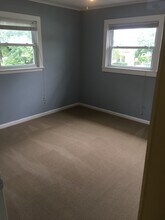 390 Queen City Park Rd in South Burlington, VT - Building Photo - Building Photo
